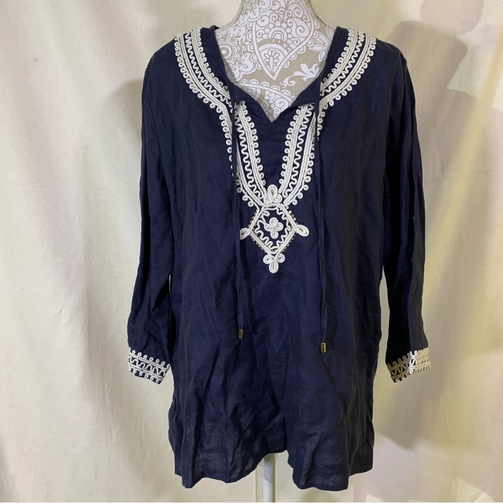 Symple // dark blue linen tunic with white embroidered design size large a26